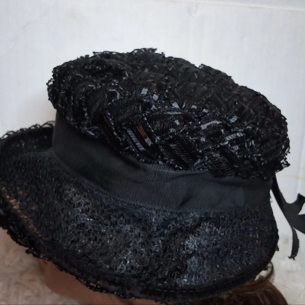 Vintage Black raffia semi Bowler hat‎